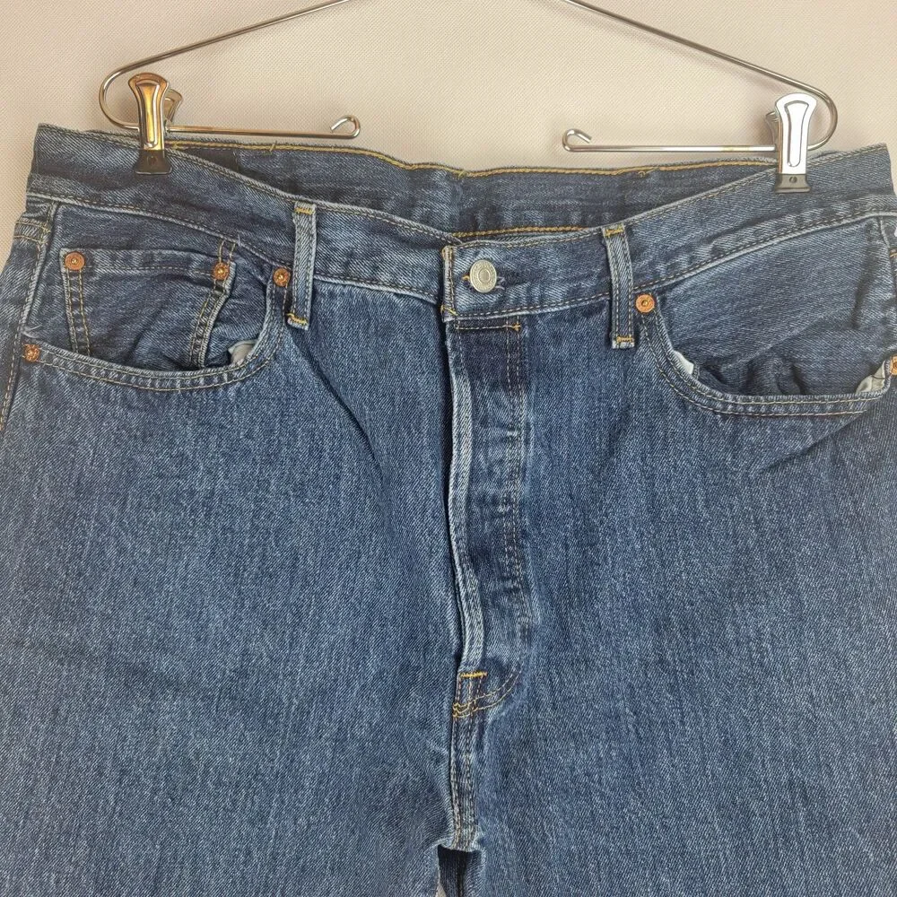 Levi's 501 XX Mens Size 38x30 Med Wash Button Fly Straight Leg Jeans